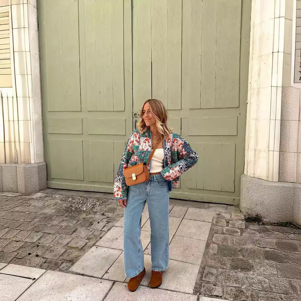 Veste matelassée rembourrée pour femmes avec accents floraux Chic & Stil