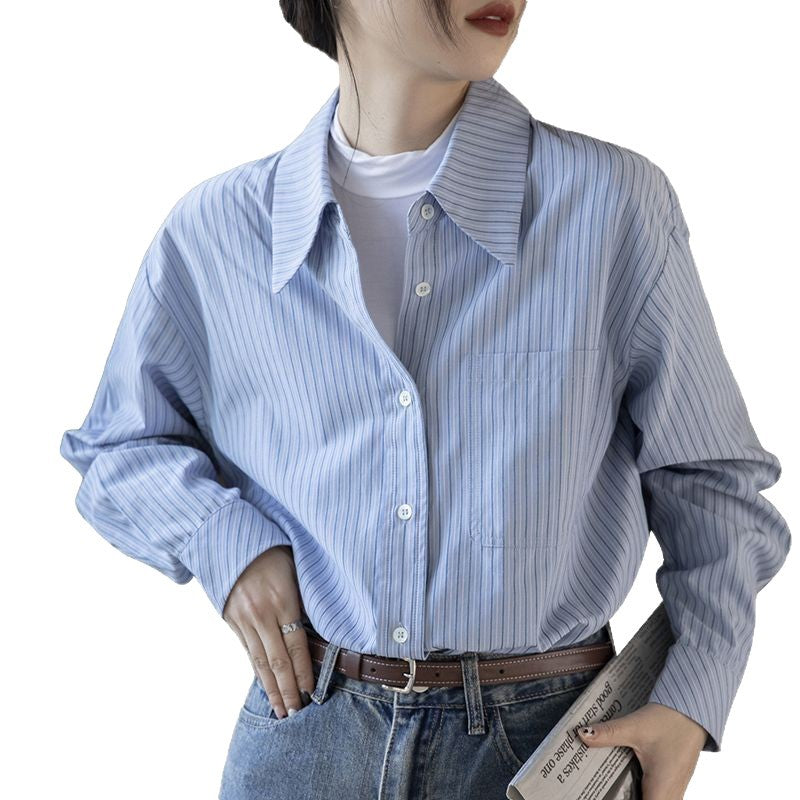 Chemise décontractée pour femmes avec de fines rayures Chic & Stil