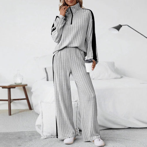 Comfortable loungewear set for women with textured fabric and half-zip Amarae