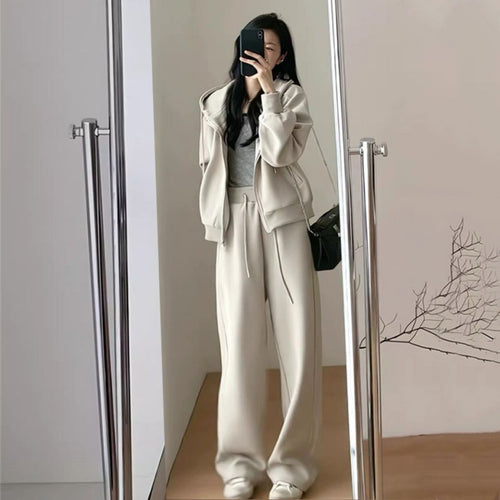 Women's Oversized Leisure Hoodie Set with Deep Cut and Casual Pants Chic & Stil