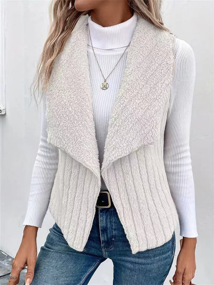 Women's vest with cozy fleece and open collar Chic and style