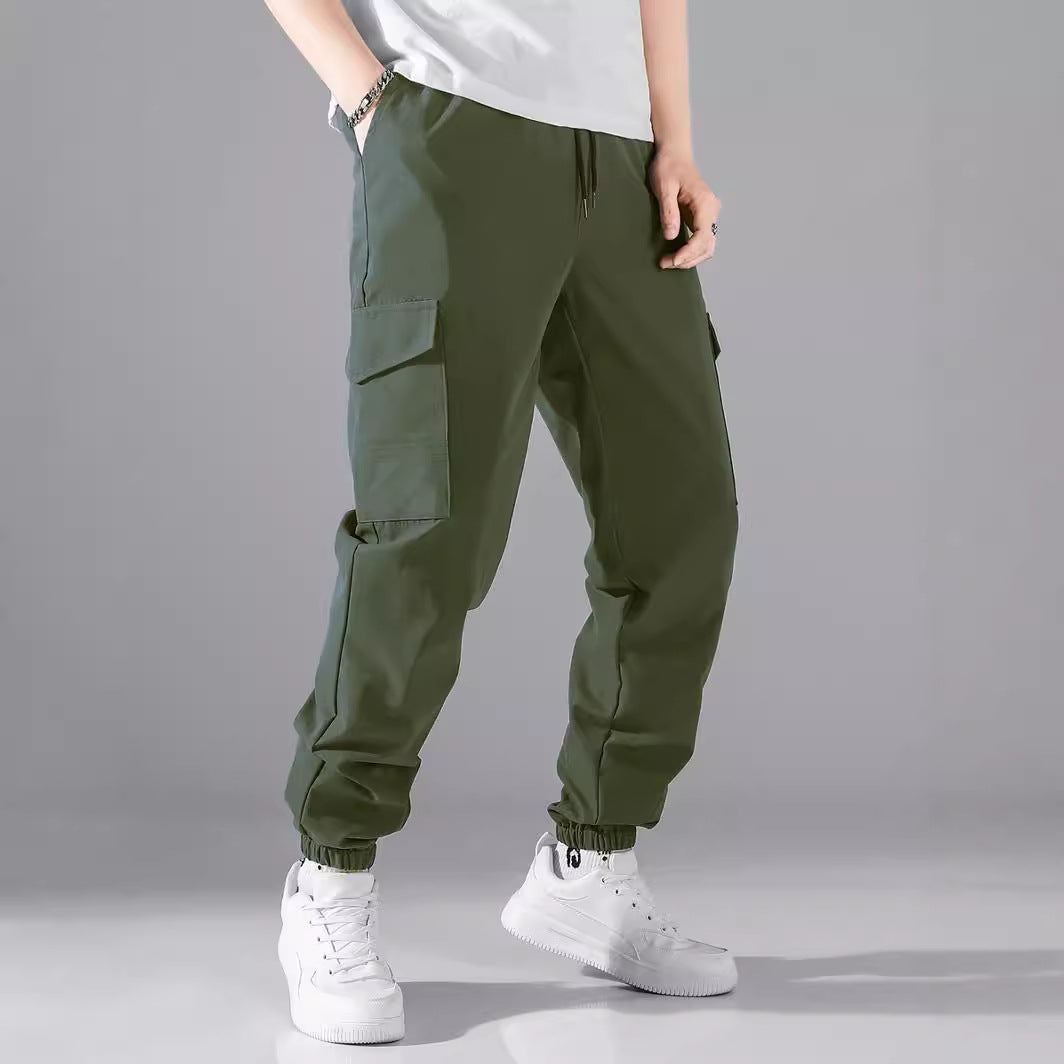 Casual cargo pants for men with elastic waist and practical side pockets Lune London