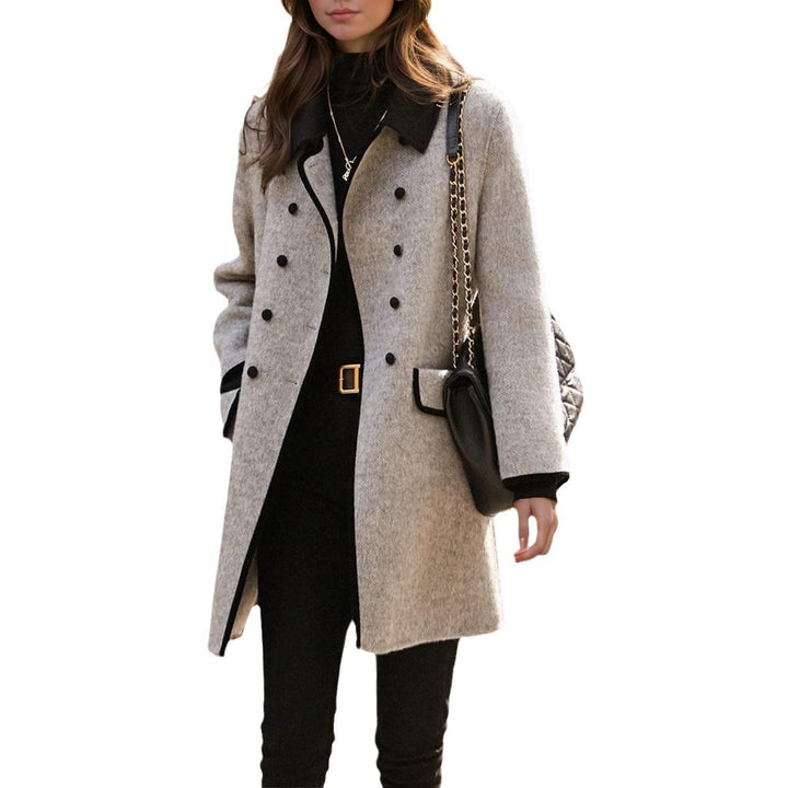 Elegant wool coat for women with classic design and contrasting collar Lune London