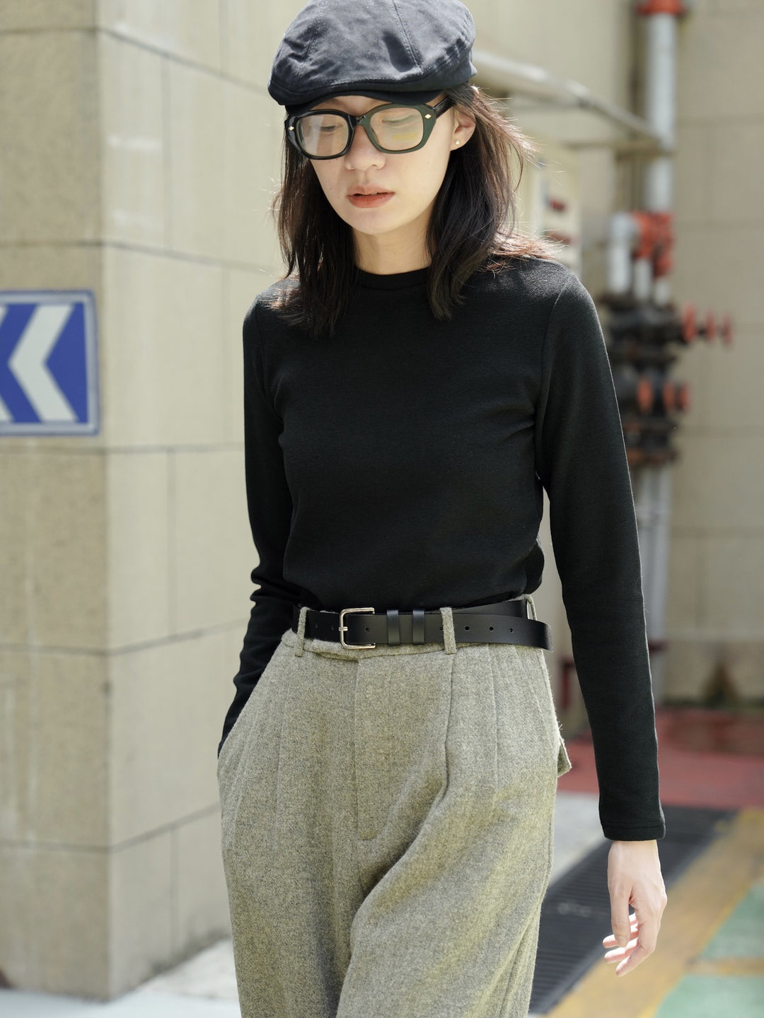 Women's fine round neck sweater made of cotton blend with slightly tailored silhouette Amarae