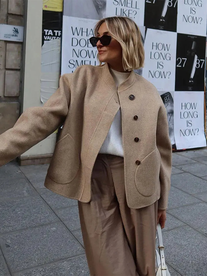 Amarae | Elegant oversized women's coat for autumn
