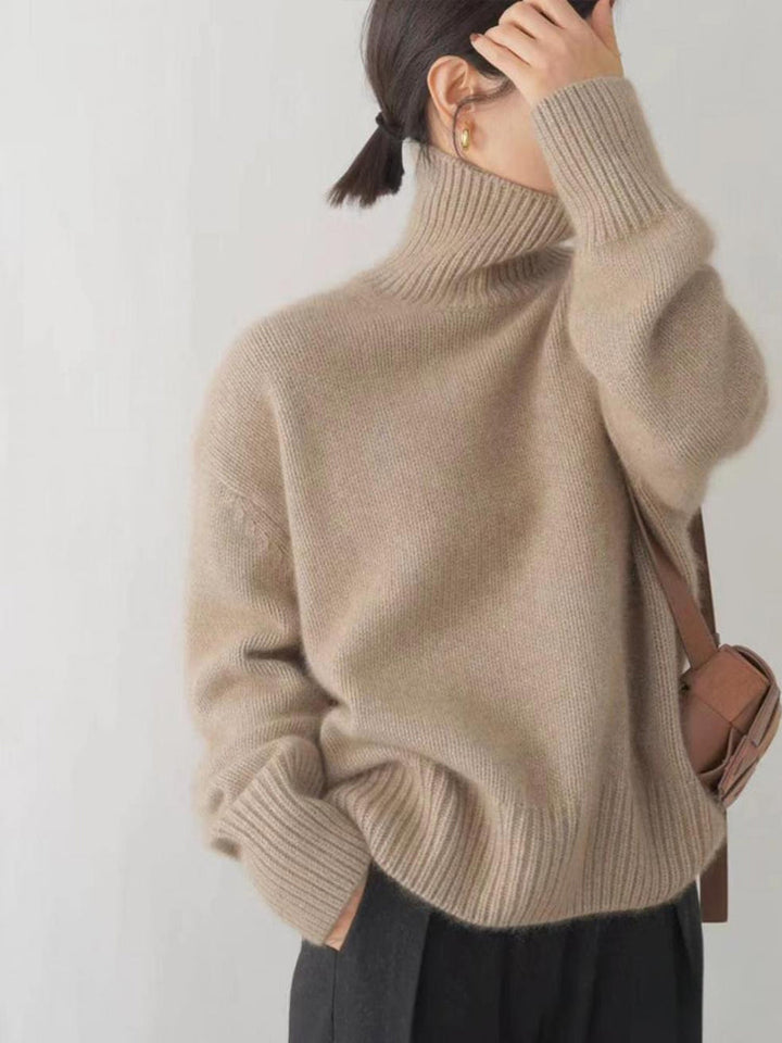 Lune London | Elegant turtleneck sweater for women