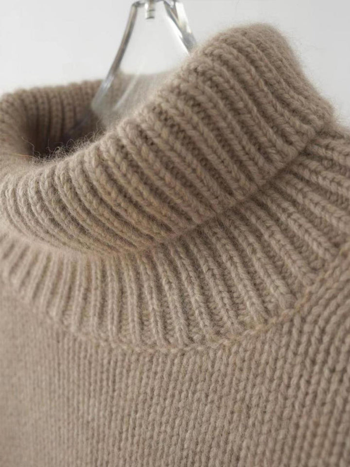 Lune London | Elegant turtleneck sweater for women