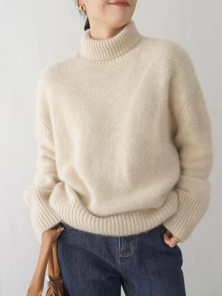 Lune London | Elegant turtleneck sweater for women