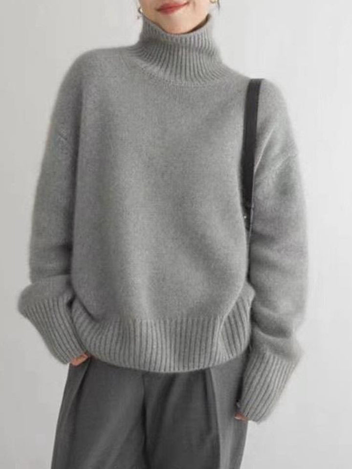 Lune London | Elegant turtleneck sweater for women