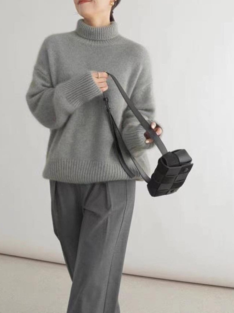 Lune London | Elegant turtleneck sweater for women