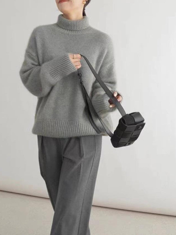 Lune London | Elegant turtleneck sweater for women