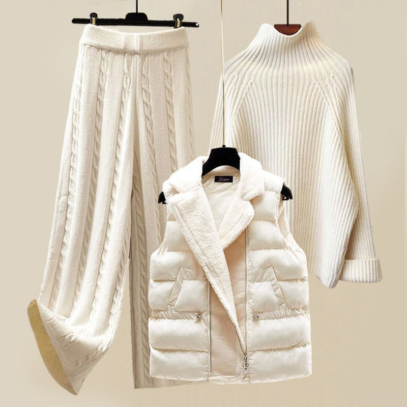 Amarae | Women's winter outfit - Turtleneck, down jacket & pants