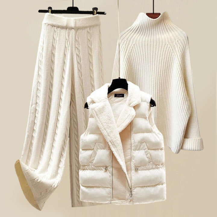 Amarae | Women's winter outfit - Turtleneck, down jacket & pants