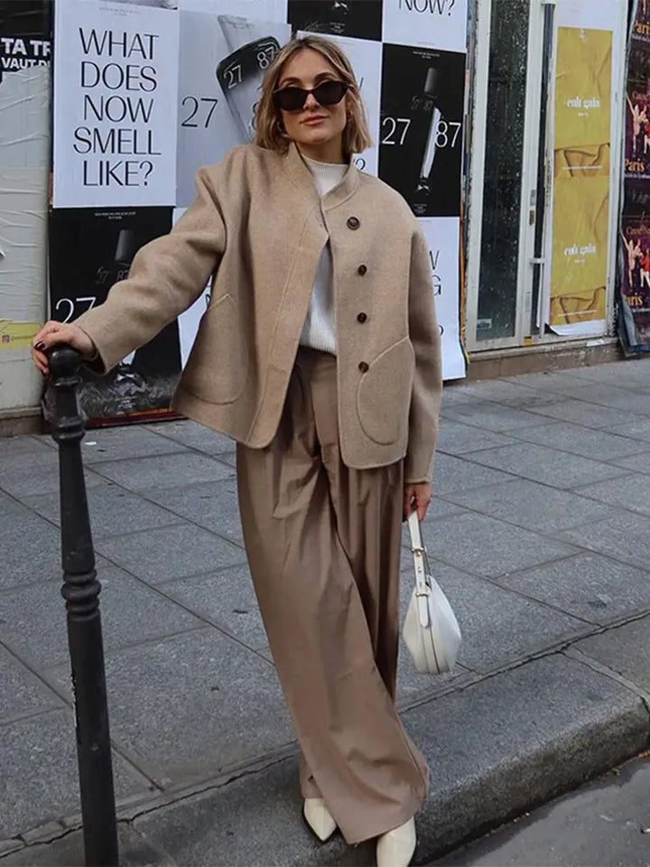 Amarae | Elegant oversized women's coat for autumn