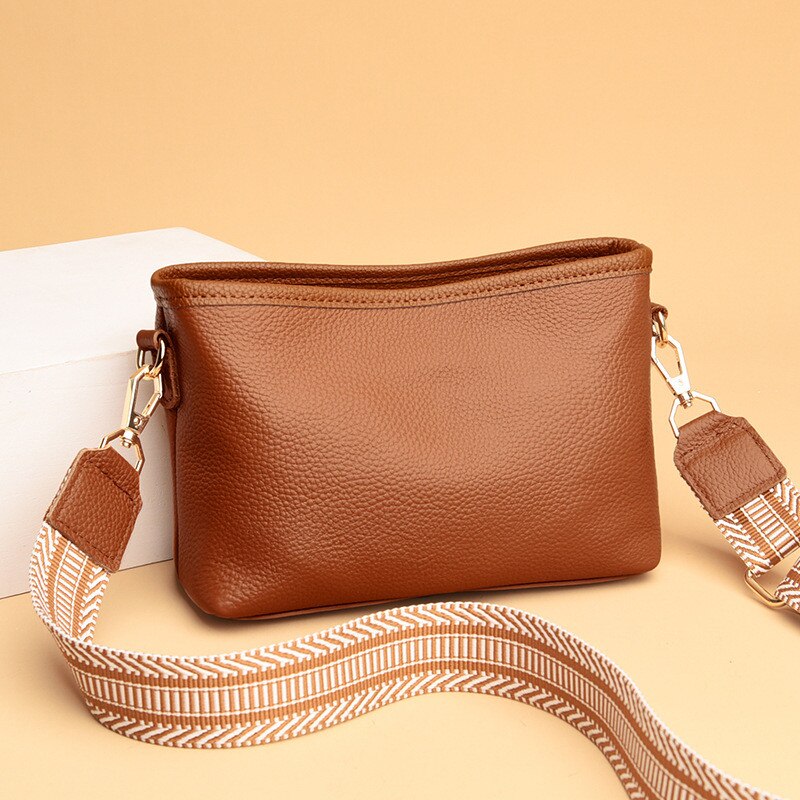 Chic Und Stil | Minimalistic Leather Shoulder Bag for Women