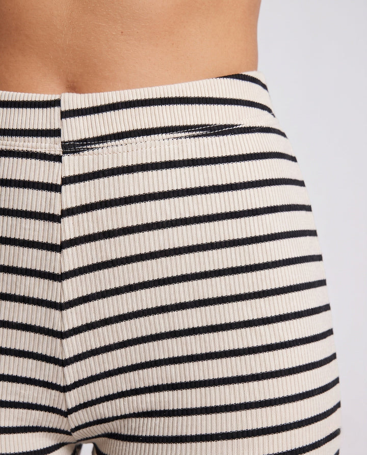 Product 10995807322458 - close_up_detail