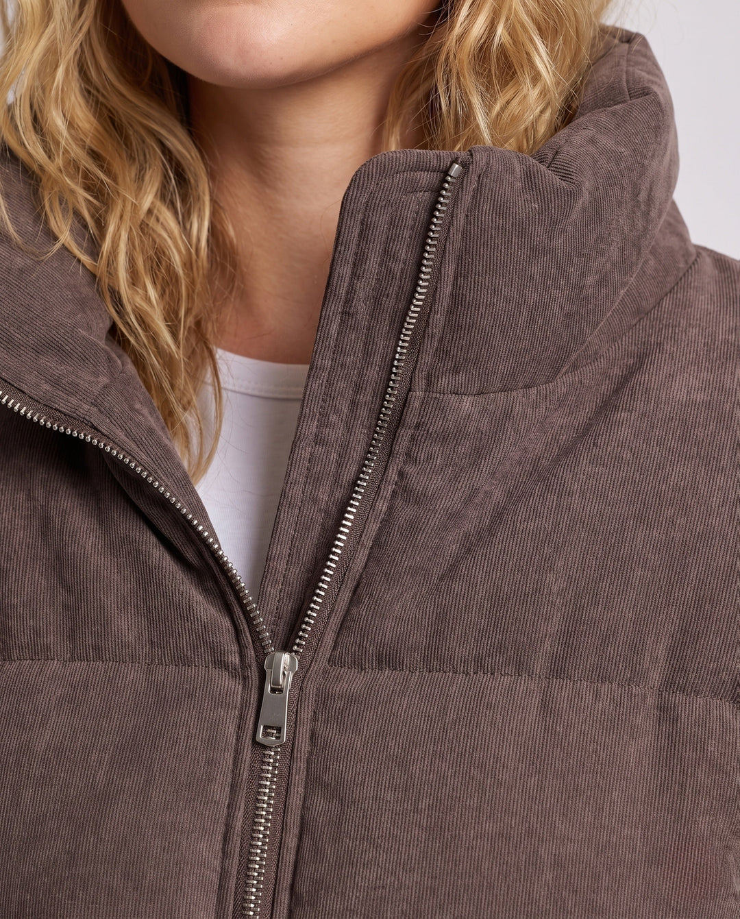 Product 10998336553306 - close_up_detail