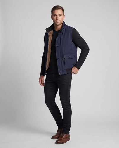 Men's Insulated Teddy Vest in Outdoor Utility Style with High Stand-Up Collar and Flap Pockets Amarae