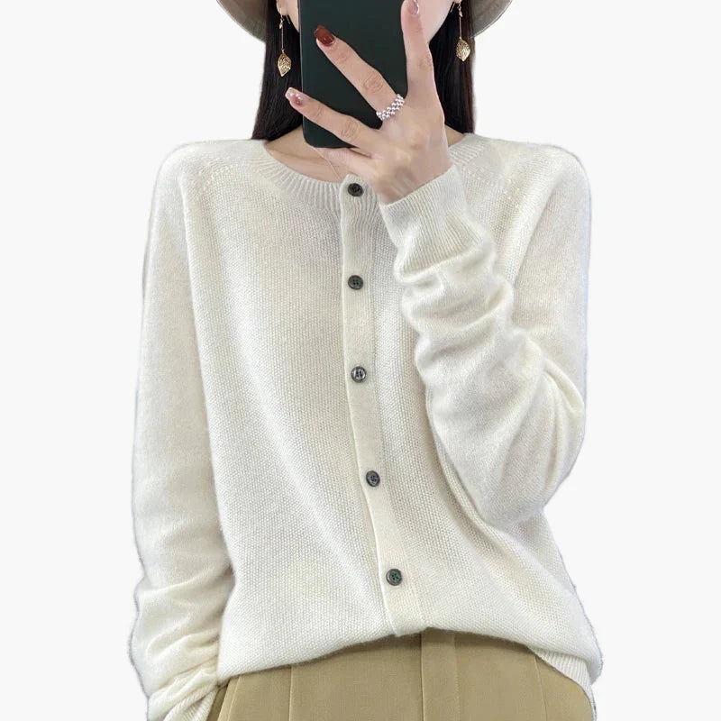 Lune London | Classic cardigan - Elegant everyday style for the office and leisure