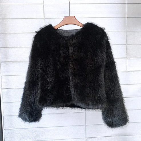 Lune London | Elegant Short Coat Made Of Faux Fur