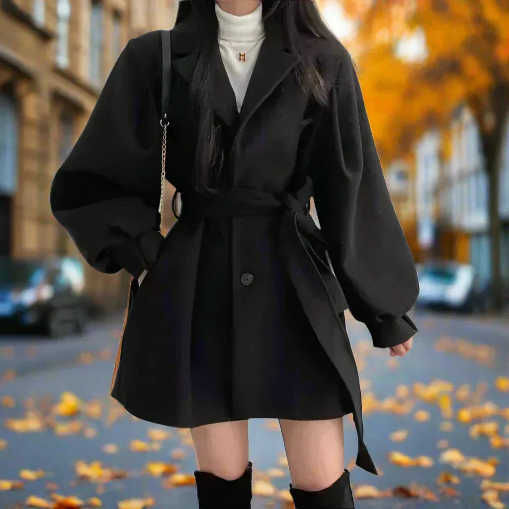 Amarae | Long trench coat for women with belt - Timeless elegance