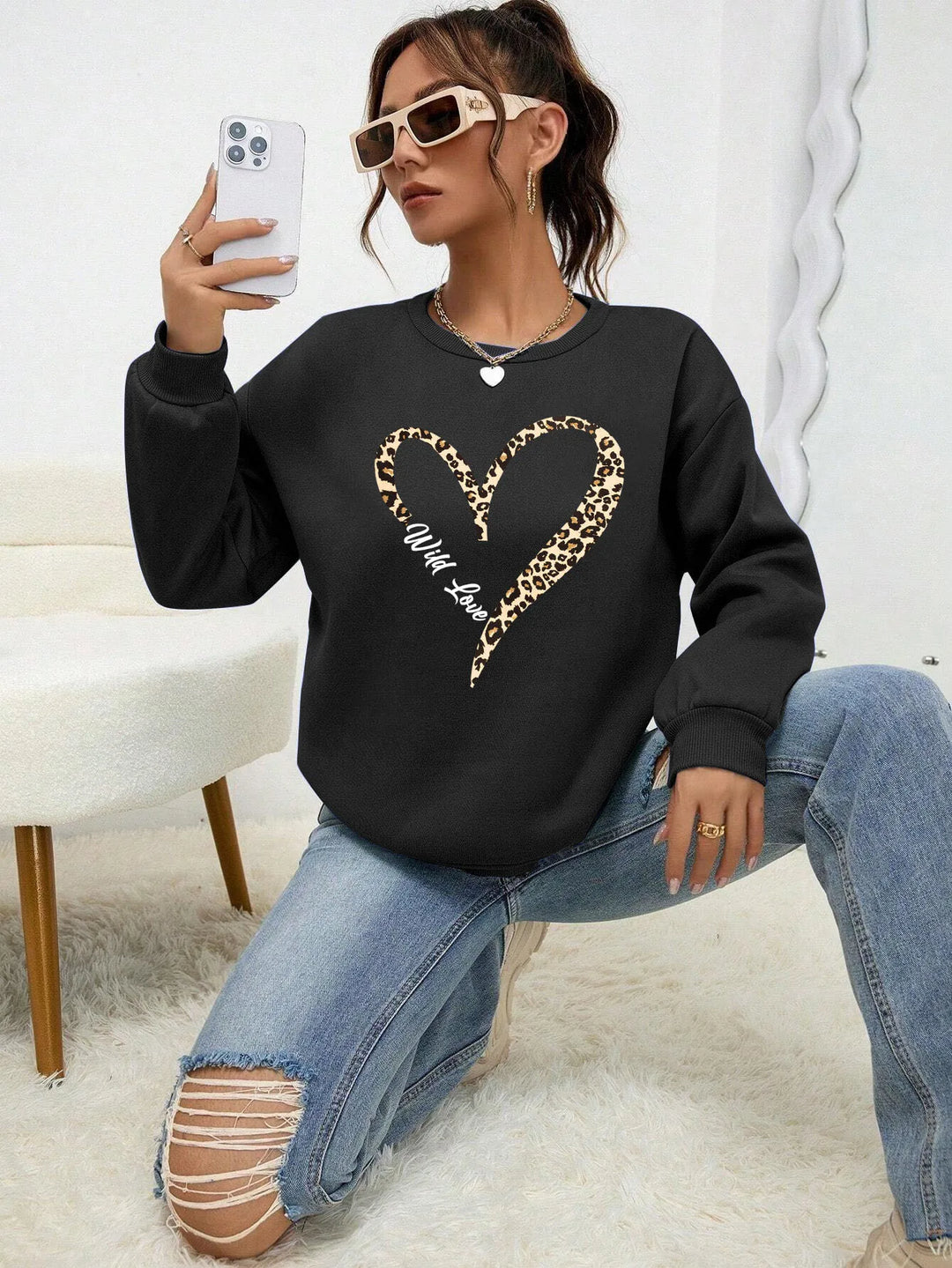 Lune London | Sweatshirt with Leopard Heart Print Polyester Trendy and Comfortable