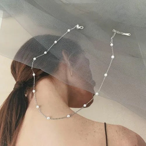 Chic Und Stil | Pearl Choker Heart Necklace for Women