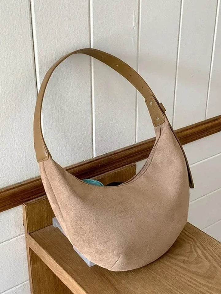 Chic Und Stil | Half-Moon Bag Made Of Suede