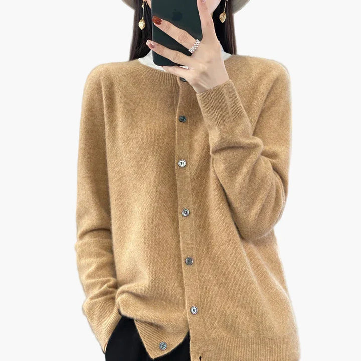 Lune London | Classic cardigan - Elegant everyday style for the office and leisure