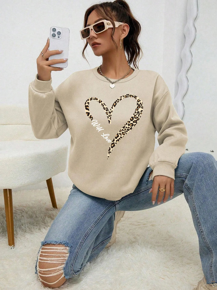 Lune London | Sweatshirt with Leopard Heart Print Polyester Trendy and Comfortable