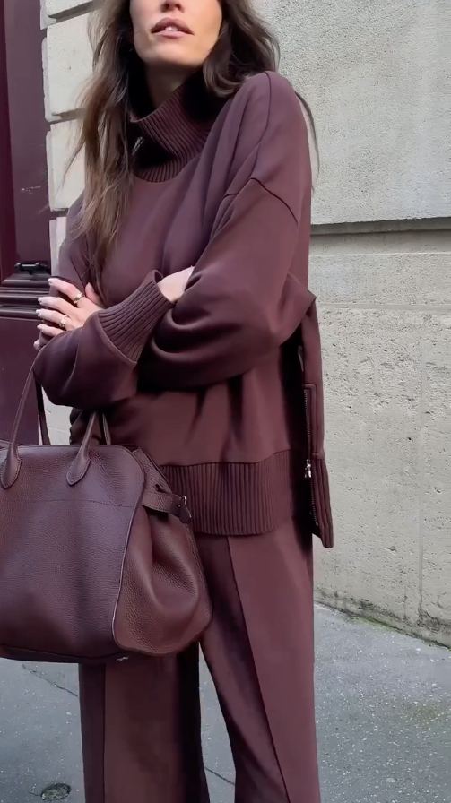 Lune London | Comfortable Women's Set with Structured Sweatshirt and Pants