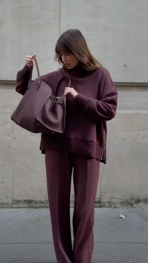Lune London | Comfortable Women's Set with Structured Sweatshirt and Pants
