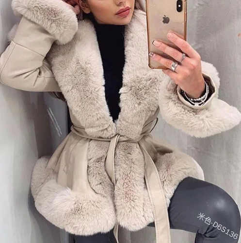 Amarae | elegant fur coat
