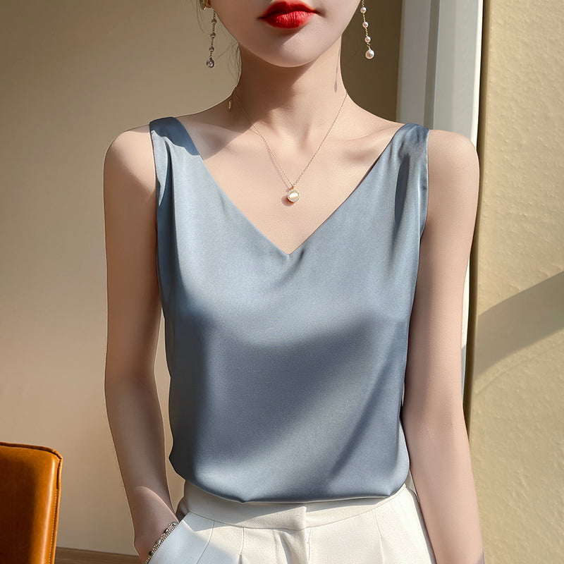 Lune London | Sleeveless Top Made of Satin Silk
