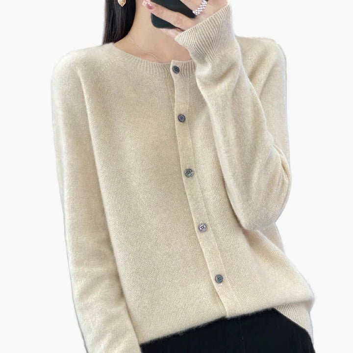 Lune London | Classic cardigan - Elegant everyday style for the office and leisure