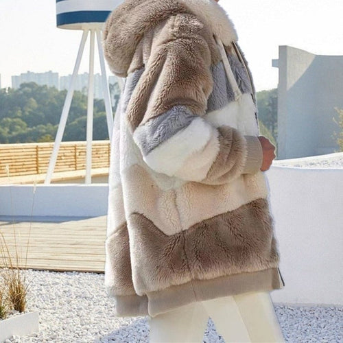 Amarae | Plush jacket with hood Delightfully warm, soft & stylish