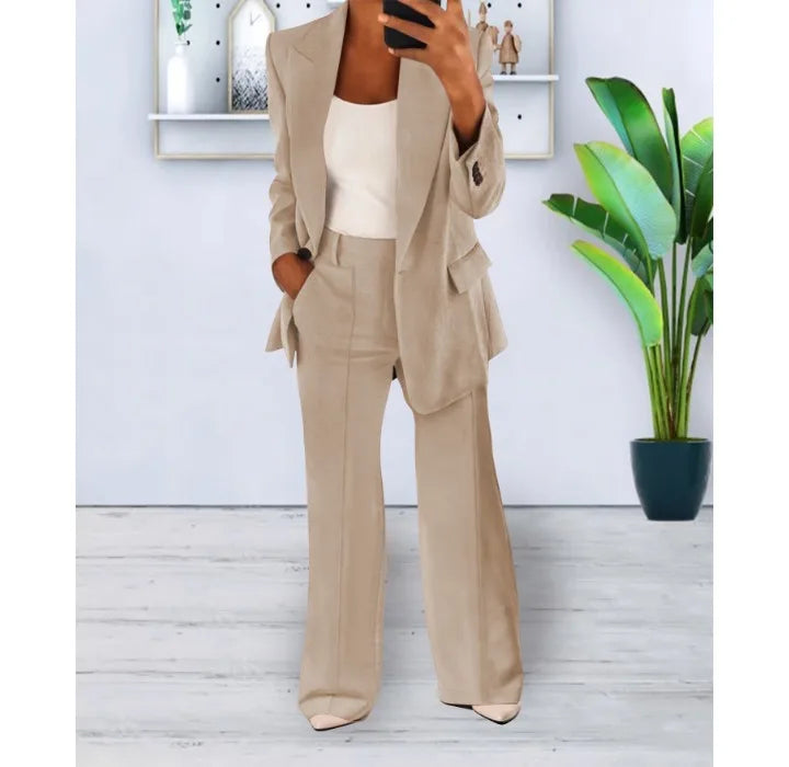 Lune London | Elegant pantsuit and jacket set for women