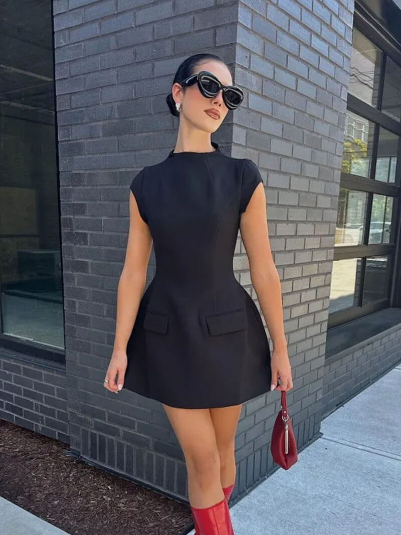Lune London | Dress - Elegant Black - Perfect for Romantic Evenings
