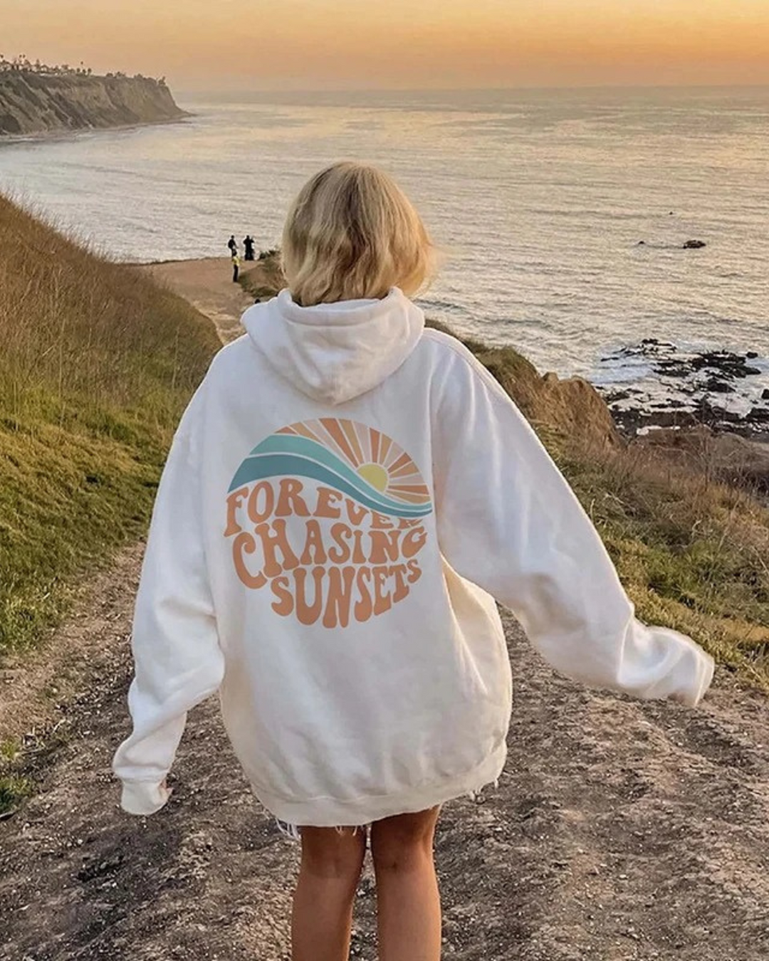 Lune London | Comfortable Hoodie "Forever chasing sunsets"