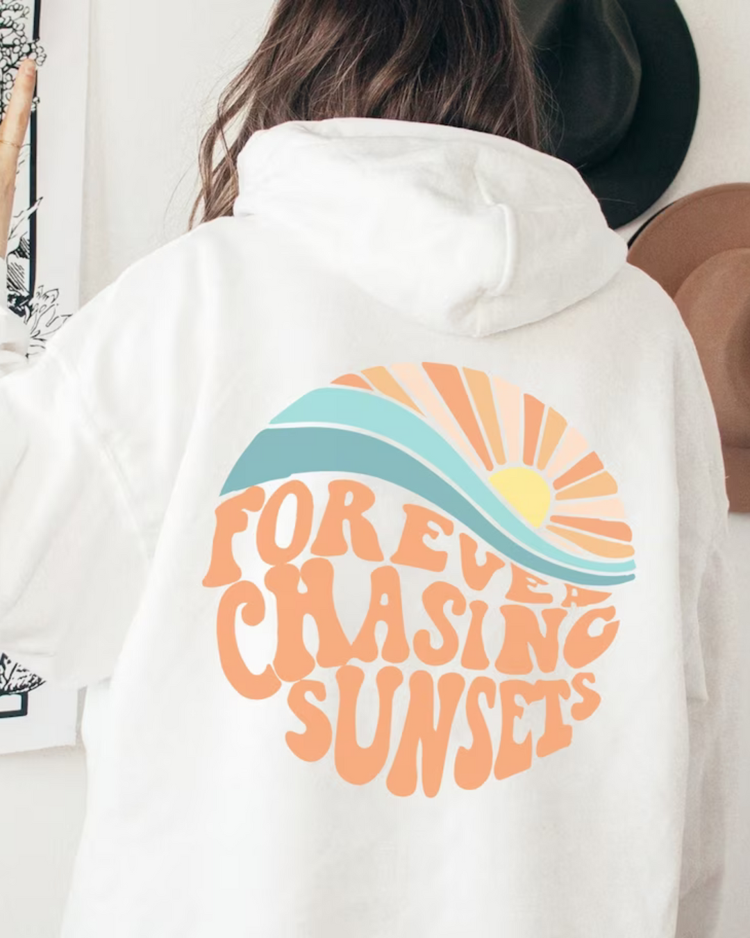 Lune London | Comfortable Hoodie "Forever chasing sunsets"