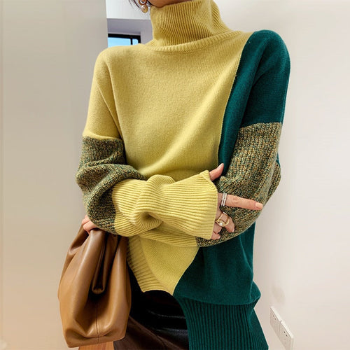 Amarae | Turtleneck in a Contrasting Color