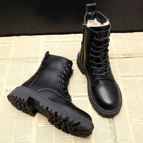 Schwarze lederwinterstiefel