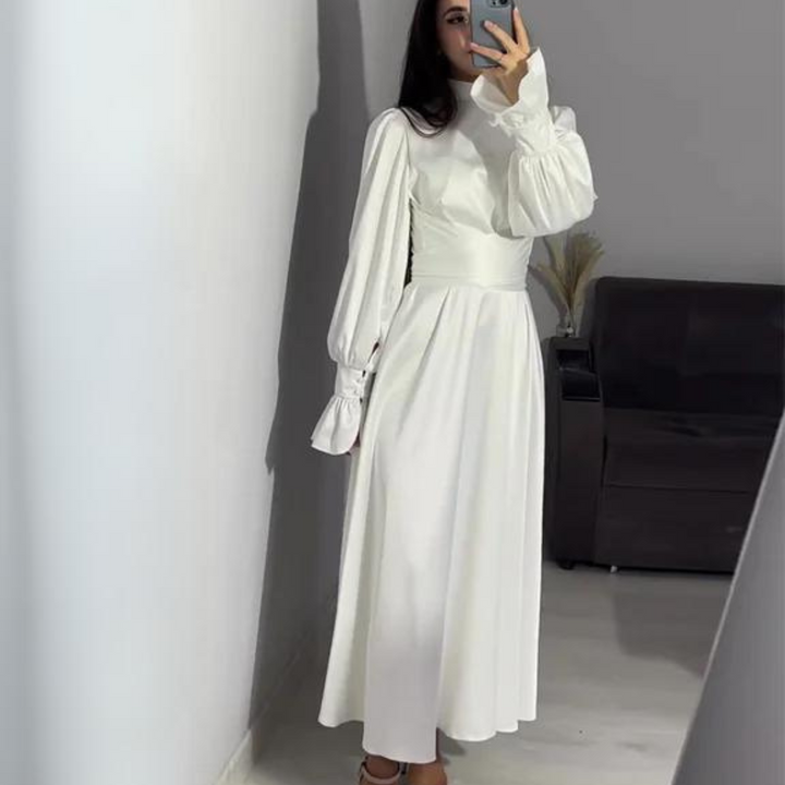 Lune London | The soft and silky dress with long sleeves