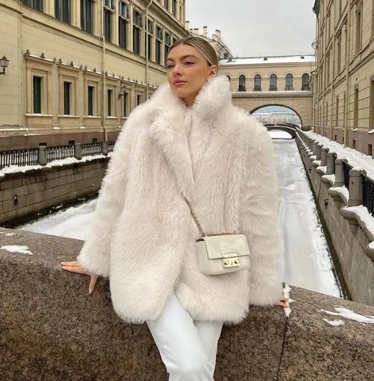 Lune London | Elegant Coat with Timeless Design for Women