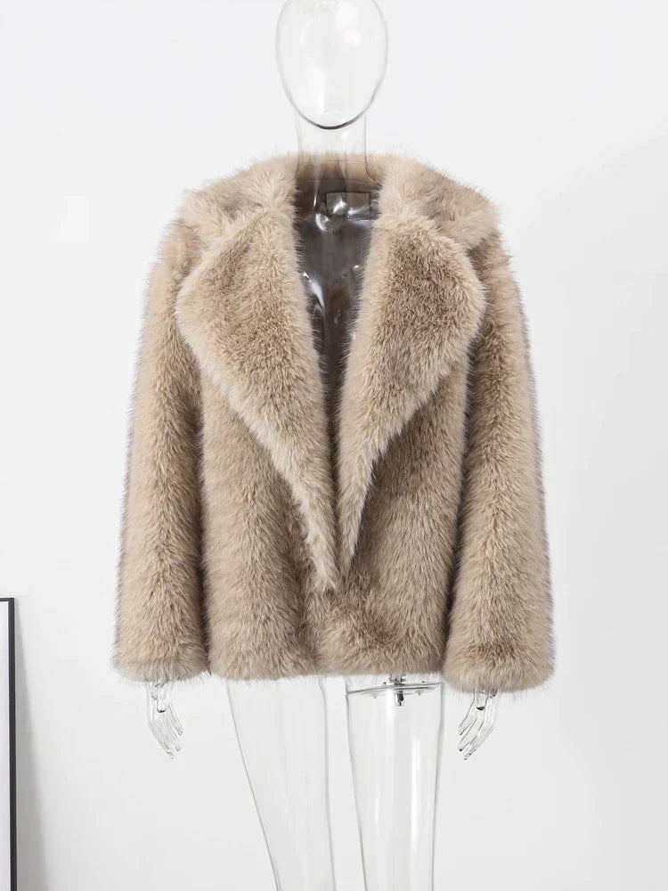 Lune London | Elegant Coat with Timeless Design for Women