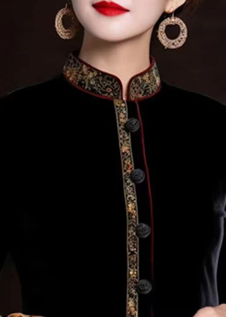 Lune London | Black silk coats embroidered with long sleeves