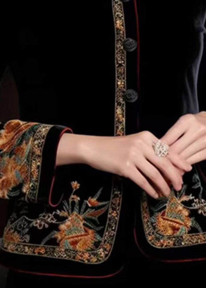Lune London | Black silk coats embroidered with long sleeves