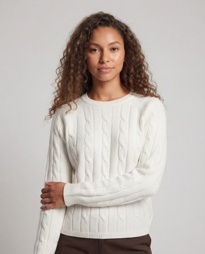 Women's fine knit sweater with cable structure, round neck and casual short form Amarae