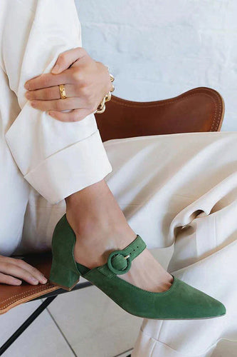 Chic und Stil | The Comfortable and Elegant Heeled Shoe Style
