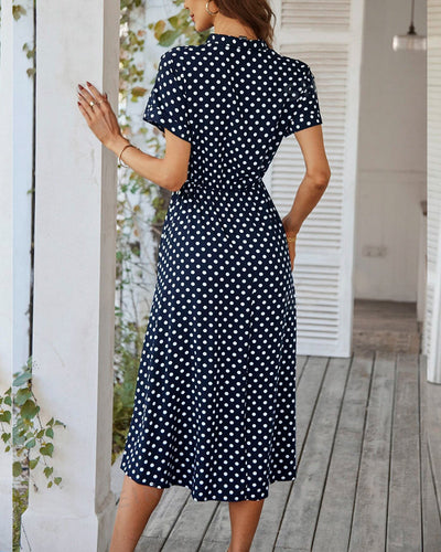Chic und Stil | Polka Dot Dress with Ties and Buttons